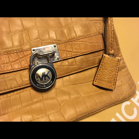 Michael Kors tanish/brown Leather Envelope Shoulder Bag - Picture 10 of 16